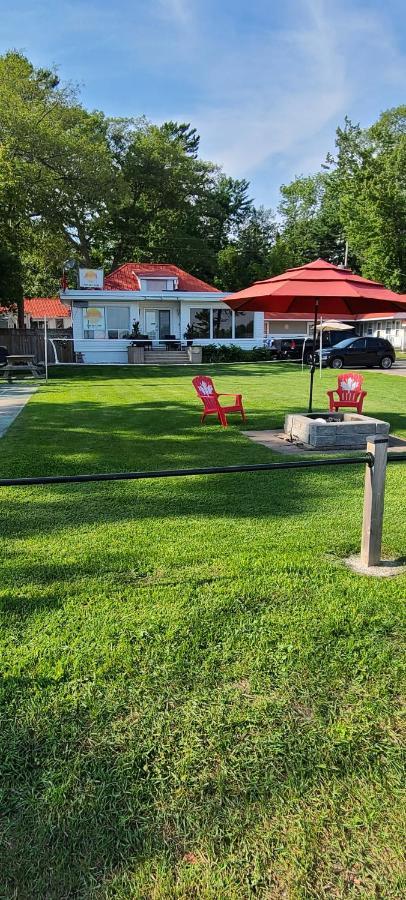 Balm Beach Resort And Motel Экстерьер фото