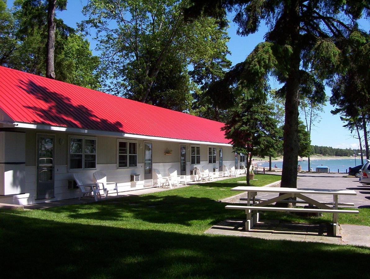 Balm Beach Resort And Motel Номер фото