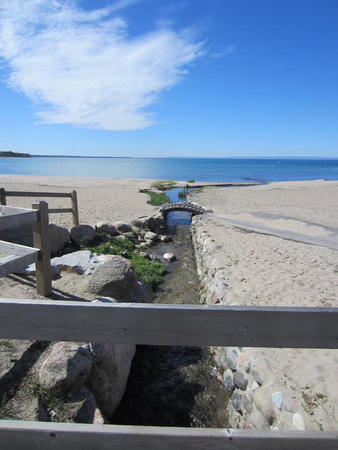 Balm Beach Resort And Motel Экстерьер фото