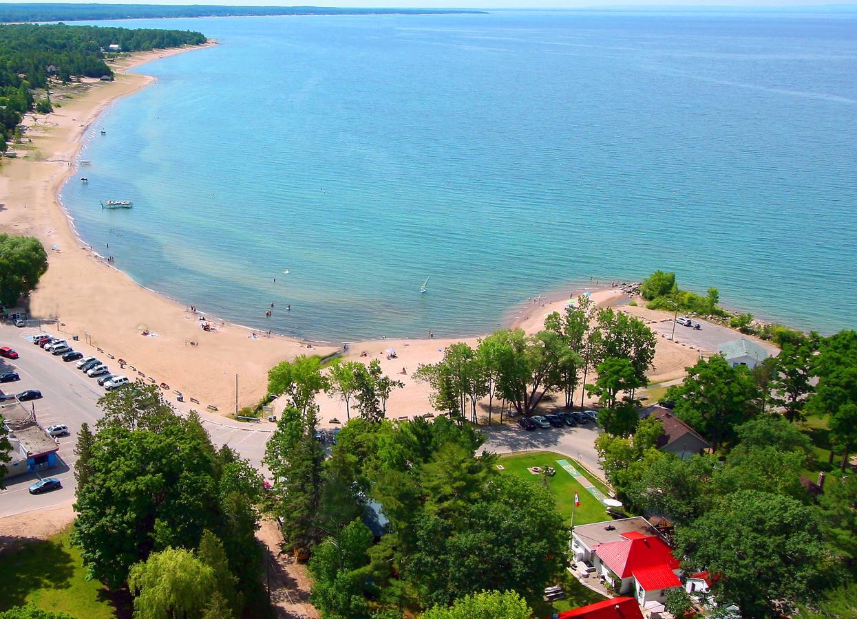 Balm Beach Resort And Motel Экстерьер фото